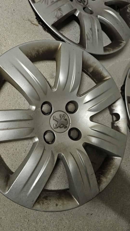 1 enjoliveur 16pouce, Enlèvement, Utilisé