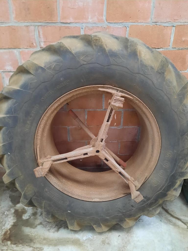 dubbel wielen 14.9/13-28, Zakelijke goederen, Ophalen