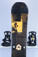 Snowboard 165 BURTON RADIUS WIDE, noir/jaune foncé, Sports & Fitness, Enlèvement ou Envoi, Utilisé, Fixations