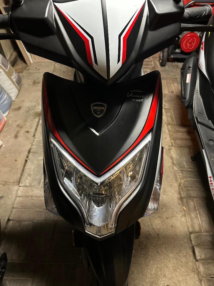 Scooter neco, Fietsen en Brommers, Snorfietsen en Snorscooters, Nieuw, Overige merken, Benzine, Ophalen