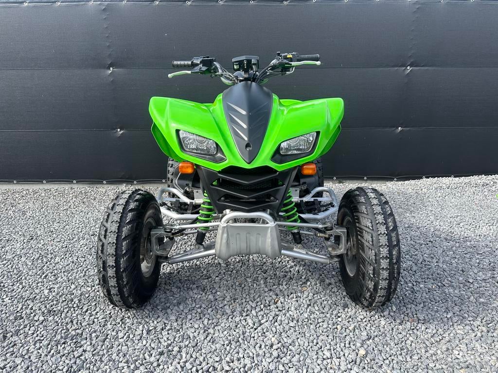Kawasaki KFX700, Motoren, 700 cc, 2 cilinders, Meer dan 35 kW