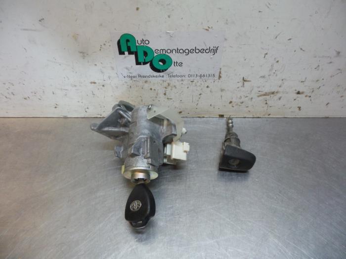 Serrure de contact + clé d'un Toyota Auris (Auris 07-), Autos : Pièces & Accessoires, Autres pièces automobiles, Toyota, Utilisé