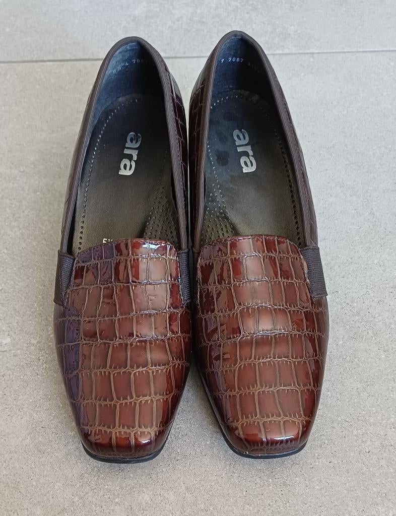 bruine instappers ara 38, Kleding | Dames, Schoenen, Bruin, Instappers, Ophalen of Verzenden, Gedragen