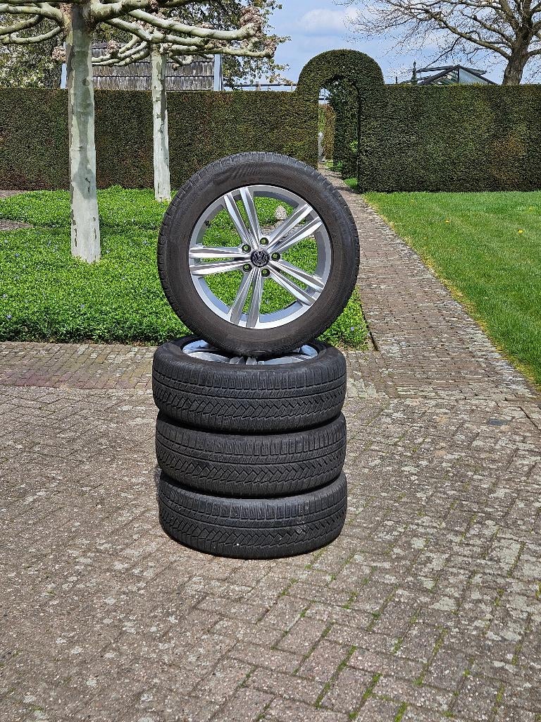 Volkswagen Tiguan jantes d'hiver 18 pouces 5NA601025M, Autos : Pièces & Accessoires, Enlèvement ou Envoi, Utilisé, Seat