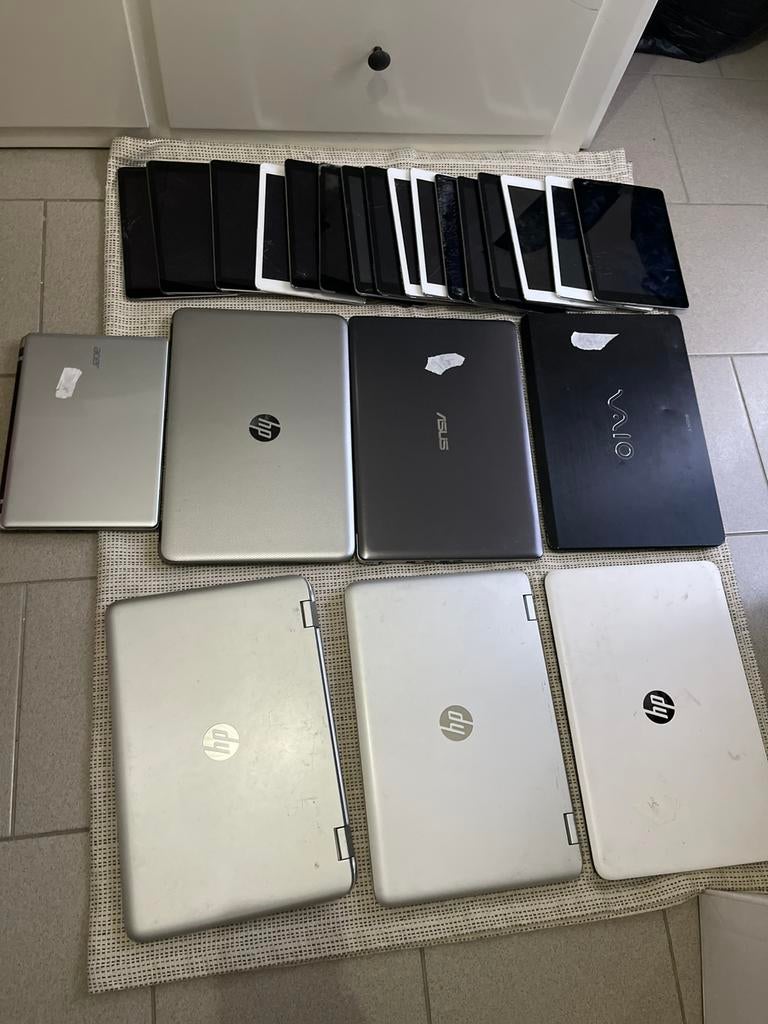 Lot pc portable /ipad pour piece, Informatique & Logiciels, Ordinateurs portables Windows, Ne fonctionne pas, SSD, Enlèvement ou Envoi