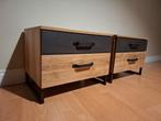 2 mooie nachtkastjes uit stevig hout, met metalen voetstuk, Huis en Inrichting, Ophalen, Zo goed als nieuw, 45 tot 65 cm, Minder dan 55 cm