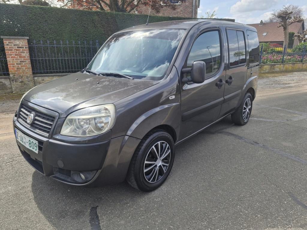 FIAT DOBLO 1.9 JTD, 2 PORTES COULISSANTES, CLIMATISATION, 5, Autos, Camionnettes & Utilitaires, Argent ou Gris, Achat, Entreprise