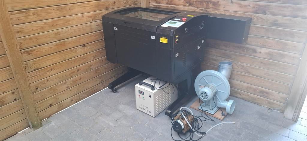 CO2 Lasersnijder van LASERGRAAF Laser Graveer snijmachine., Ophalen