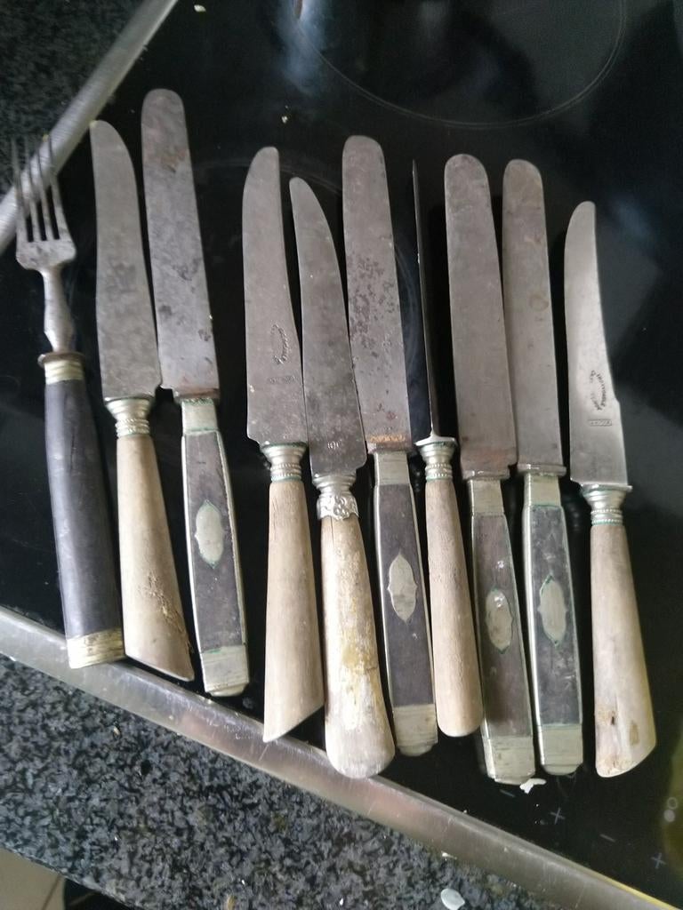 Couverts anciens manches en bois et acier inoxydables, Enlèvement ou Envoi