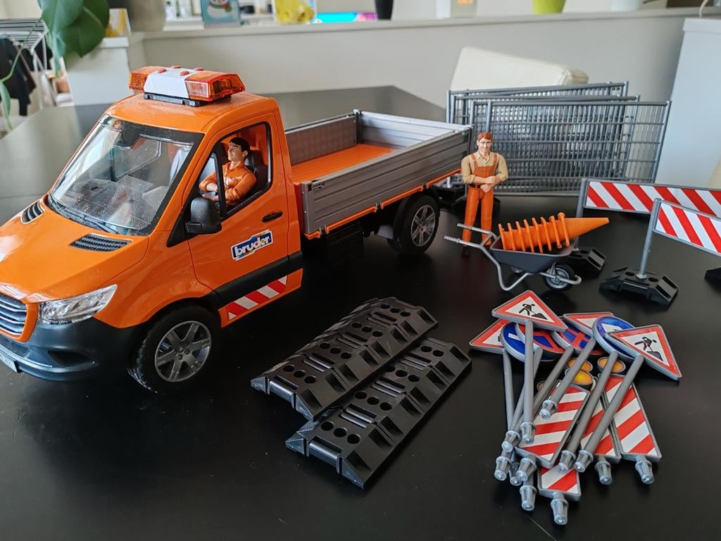 Bruder gemeentewagen, Ophalen