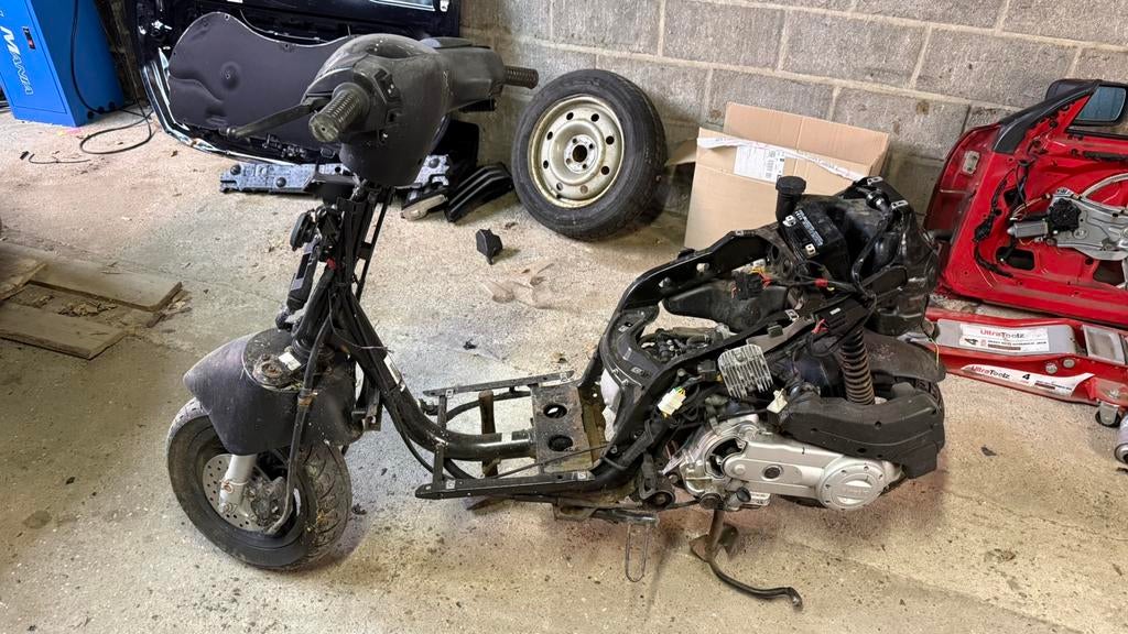 Piaggio zip 50 cc 4T voor onderdelen