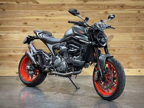 Ducati monster 937+   gezocht, Particulier