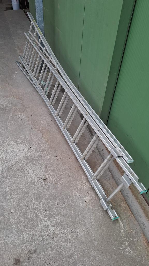 Reform ladder Petry Reform RZV314, Bricolage & Construction, Échelles & Escaliers, Utilisé, Échelle, 4 mètres ou plus, Pliable ou rétractable/escamotable