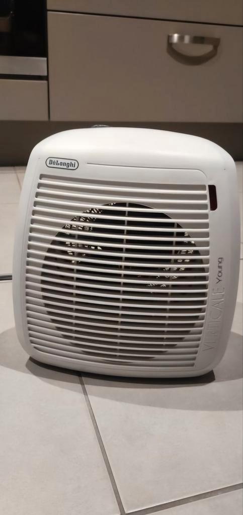 Chauffage électrique delonghi chaud / froid IP21 a saisir ↙️, Elektronische apparatuur, Airco's, Zo goed als nieuw, Staande ventilator