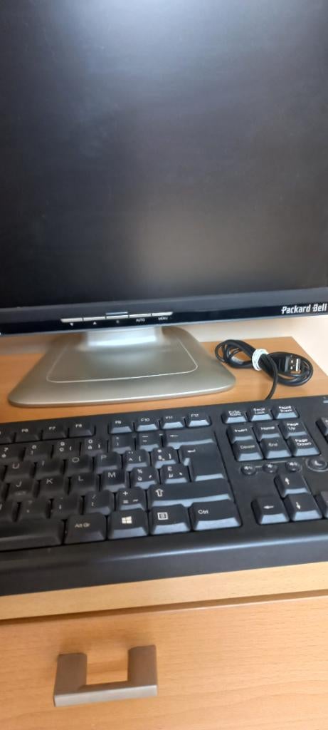 Computerscherm / toetsenbord en muis, Ophalen, Hp, Gebruikt, Toetsenbord en muis-set