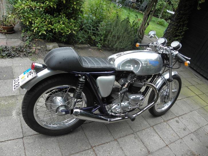 Unieke totaal gereviseerde BIKE "Triton"style., Motoren, Motoren | Oldtimers, Overig, meer dan 35 kW, 2 cilinders, Ophalen