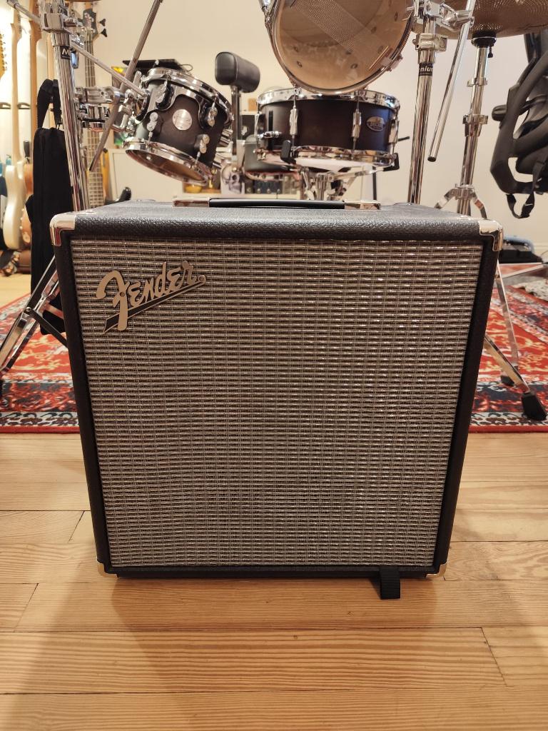 Fender Rumble 40 V3 ampli combo basse, Enlèvement ou Envoi, Comme neuf, Guitare basse, Moins de 50 watts