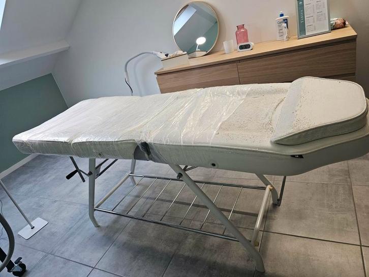 Table de massage à vendre traces d usures visible, Sport en Fitness, Massageproducten, Gebruikt, Massagetafel