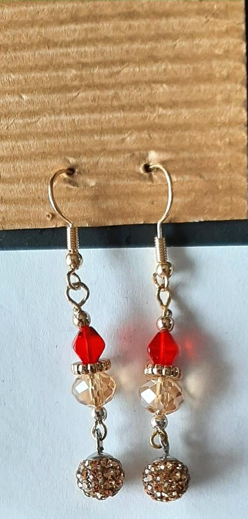 Te koop: Nieuw!!! Leuke, mooie oranje oorbellen, Bijoux, Sacs & Beauté, Boucles d'oreilles, Neuf, Enlèvement, Orange, Pendantes