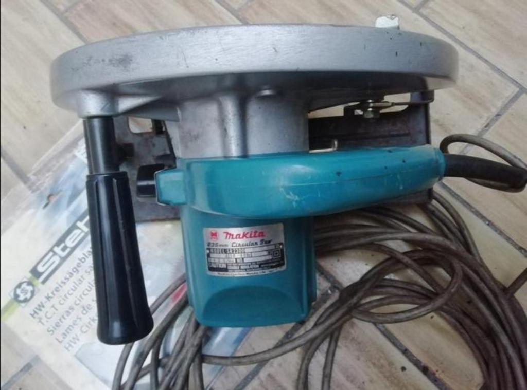 Cirkelzaag van makita, Ophalen, Zo goed als nieuw, Cirkelzaag, 30 tot 70 mm