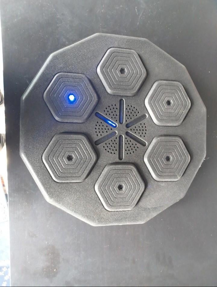 Music Boxing Machine met 2 paar handschoenen, Sports & Fitness, Boxe, Enlèvement, Sac de boxe