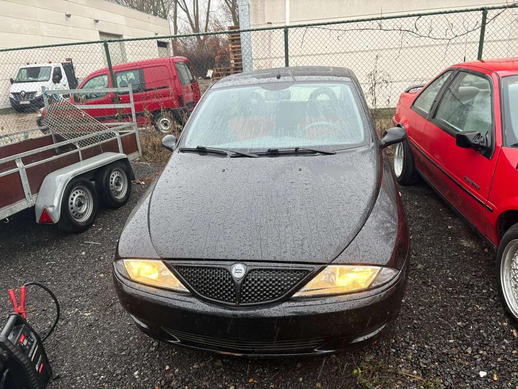 Lancia Y 1.2i benzine/BJ.2002/KM.72.900, Autos, Lancia, 1242 cm³, 1330 kg, Achat, Entreprise