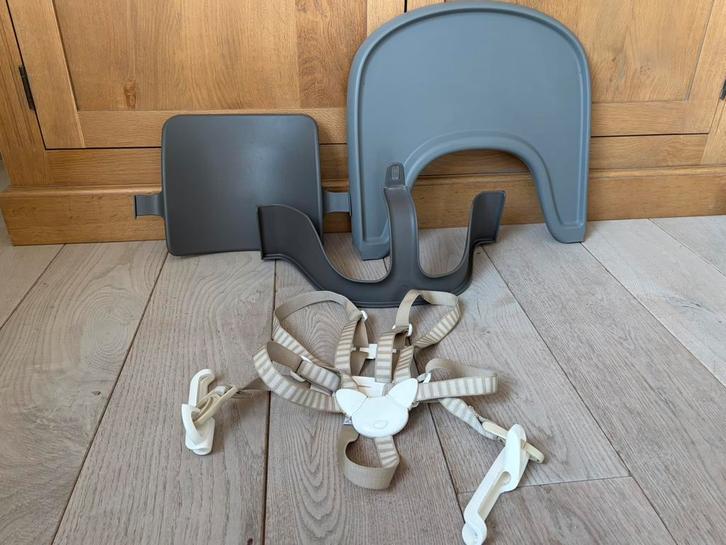 Stokke Tripp Trapp Accessoires | Babyset + Tray + Tuigje, Kinderen en Baby's, Kinderstoelen, Zo goed als nieuw, Ophalen