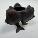 Okimono en bronze patiné, Enlèvement ou Envoi, Bronze