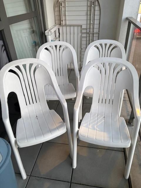 Set de jardin, table (extensible) et 4 chaises empilables, Jardin & Terrasse, Ensembles de jardin, Utilisé, Salons de jardin, Synthétique