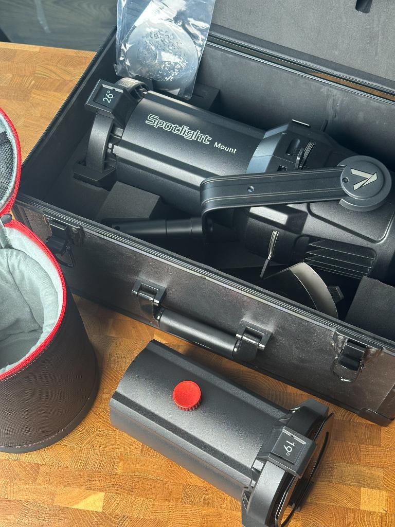 Aputure Spotlight kit met éxtra lens - 19 & 26, TV, Hi-fi & Vidéo, Photo | Studio photo & Accessoires, Comme neuf, Lampe ou Kit de flash