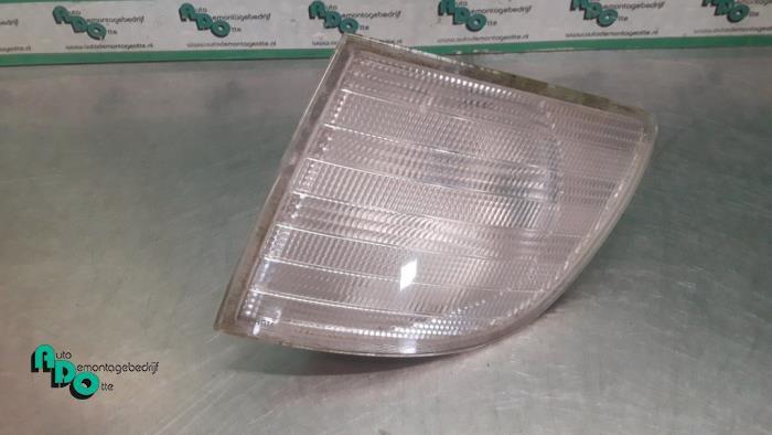 Feu clignotant gauche d'un Mercedes Vito (Vito 96-), Autos : Pièces & Accessoires, Éclairage, Mercedes-Benz, Utilisé, 3 mois de garantie