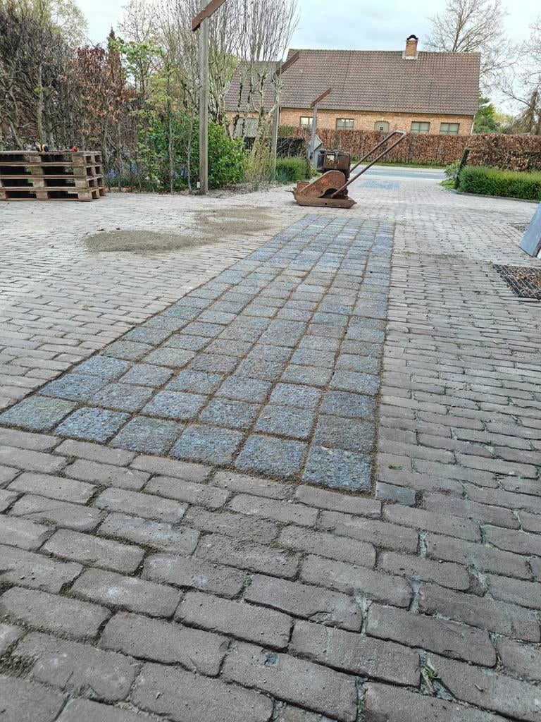 Koperslak keien, Ophalen