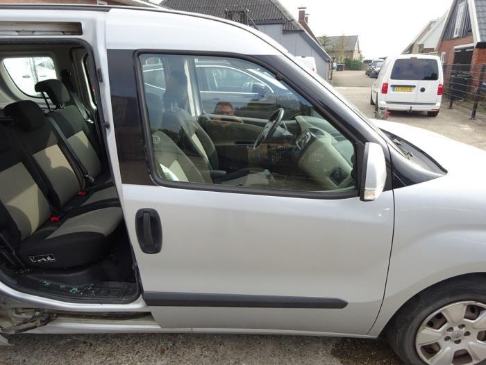 Portière 2portes droite d'un Opel Combo (612A), -, Opel, 3 mois de garantie, Utilisé