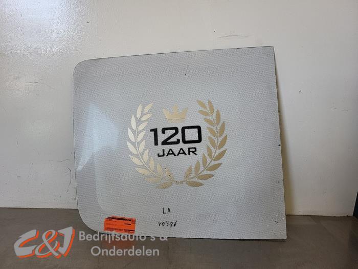 Vitre arrière d'un Opel Vivaro, Autos : Pièces & Accessoires, Vitres & Accessoires, Opel, Utilisé, 3 mois de garantie, Enlèvement ou Envoi