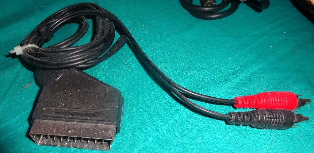 péritel vers double cinch, TV, Hi-fi & Vidéo, Câbles audio & Câbles de télévision, Enlèvement, Utilisé