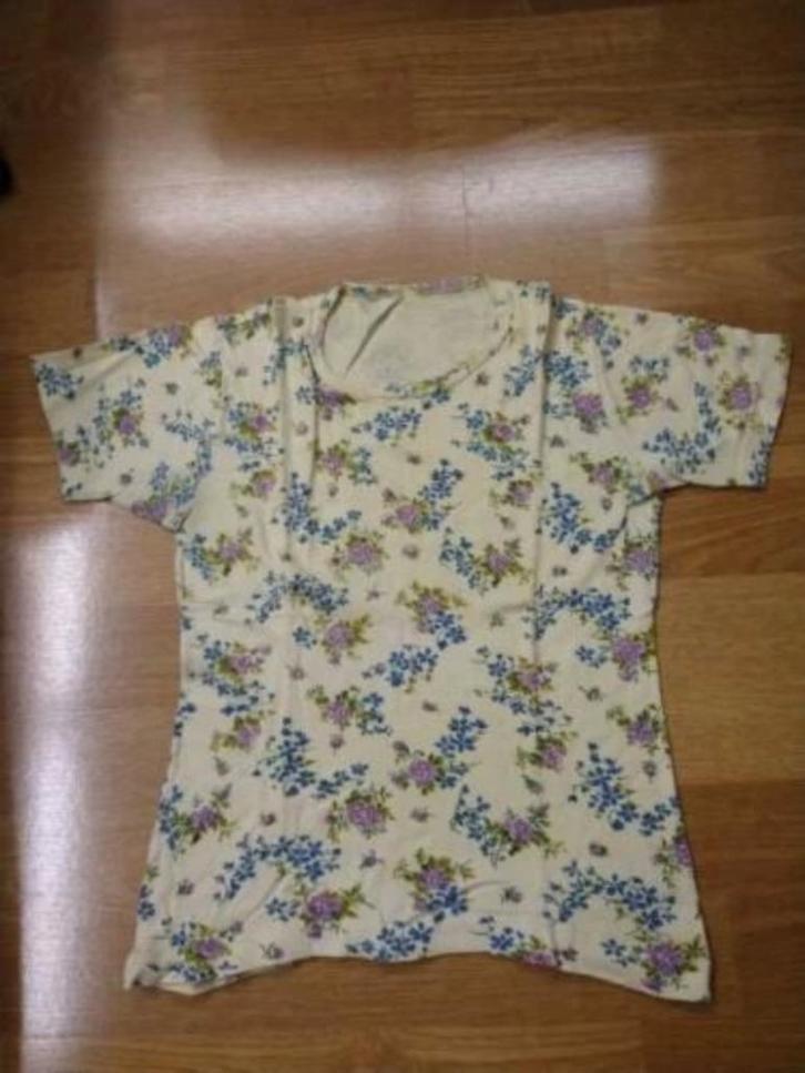 vintage bloemetjes shirt <3, Kleding | Dames, T-shirts, Maat 36 (S), Verzenden