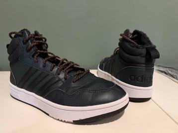 Adidas schoenen 42  (vaste prijs) VERKOCHT beschikbaar voor biedingen