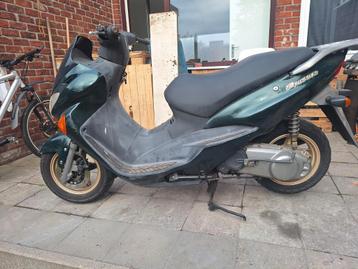 Suzuki 125 cc start en rijd perfect geen papieren  beschikbaar voor biedingen