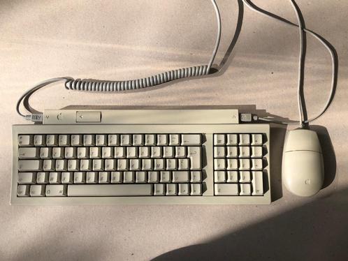 Apple Keyboard II vintage toetsenbord jaren 90 M0487 ADB, Computers en Software, Toetsenborden, Refurbished, Azerty, Bedraad, Toetsenbord en muis-set