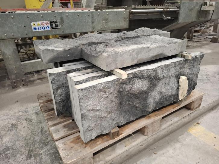 Tegels met oppervlakte korst Belgische Blauwe Hardsteen, Doe-het-zelf en Bouw, Metselstenen, Nieuw, Natuurstenen, Ophalen