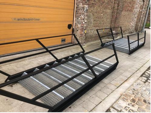 industriële trap zwart 8 treden, Doe-het-zelf en Bouw, Ladders en Trappen, Gebruikt, Trap, Ophalen