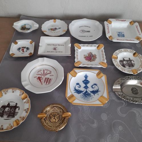 13 verschillende asbakken  ( lot)., Verzamelen, Rookartikelen, Aanstekers en Luciferdoosjes, Asbak, Ophalen of Verzenden