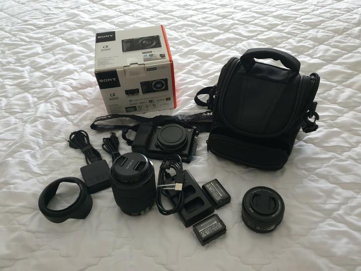 Sony A6000 met kitlens en 28/70 + accessoires, Audio, Tv en Foto, Videocamera's Digitaal, Zo goed als nieuw, Camera, Sony, Ophalen