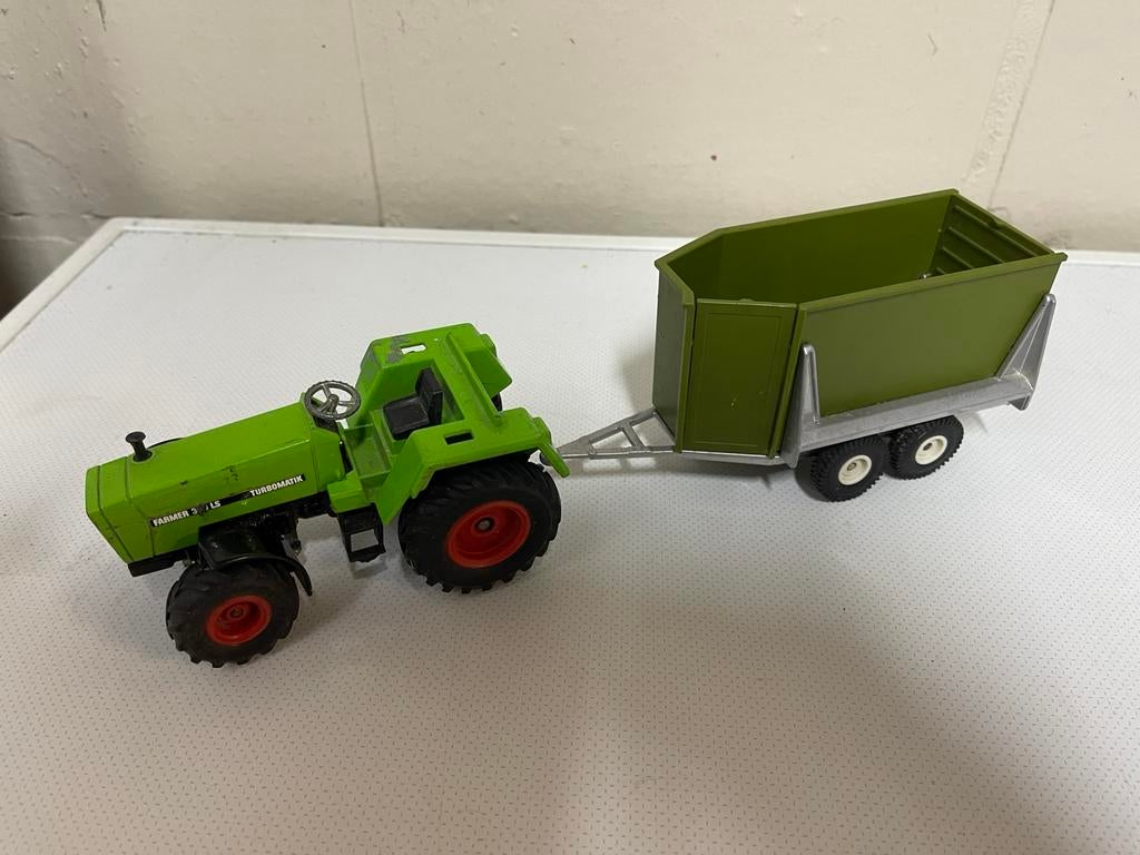 Siku tractor en aanhanger, Hobby en Vrije tijd, Modelauto's | 1:32, Ophalen of Verzenden, Gebruikt, SIKU