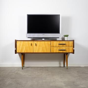 Prachtig vintage Tv meubel  beschikbaar voor biedingen
