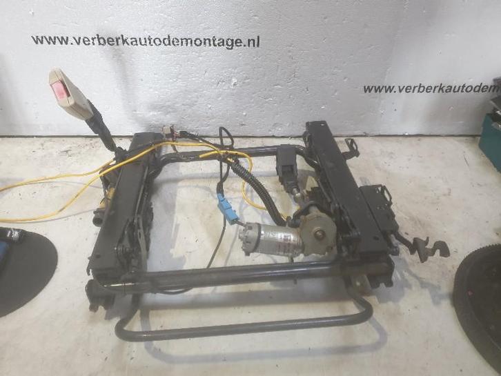 STOELRAILS LINKS VOOR Opel Omega B (25 / 26 / 27), Auto-onderdelen, Interieur en Bekleding, Opel, Gebruikt