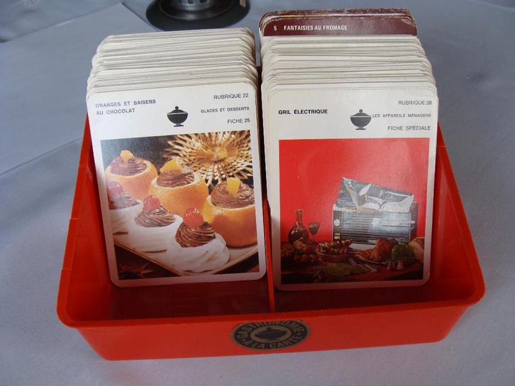 fiches de cuisine "Gastronomie à la carte", vintage, Boeken, Kookboeken, Gelezen, Voorgerechten en Soepen, Hoofdgerechten, Tapas, Hapjes en Dim Sum