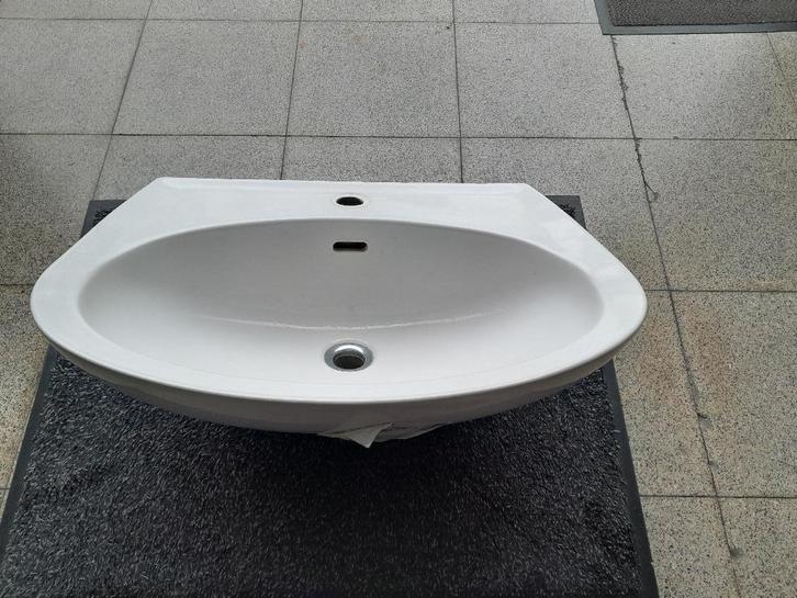 Lavabo Villeroy & Boch, Doe-het-zelf en Bouw, Sanitair, Zo goed als nieuw, Wastafel, Ophalen