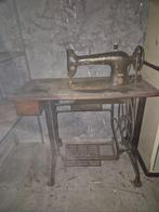 Singer naaimachine op voet., Antiek en Kunst, Ophalen