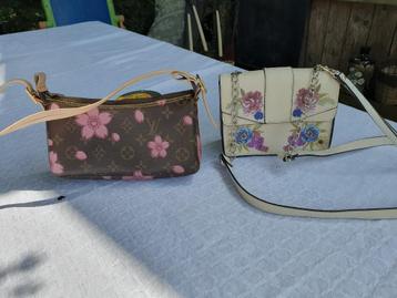 Schoudertasjes Atmosphere creme met geborduurde bloemen beschikbaar voor biedingen